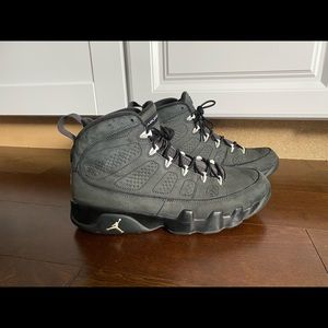 Jordan 9 Anthracite size 10.5